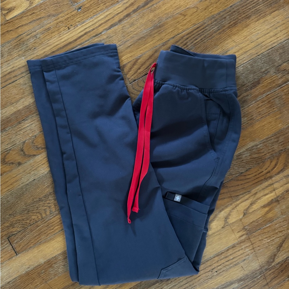 Figs skinny scrub pants